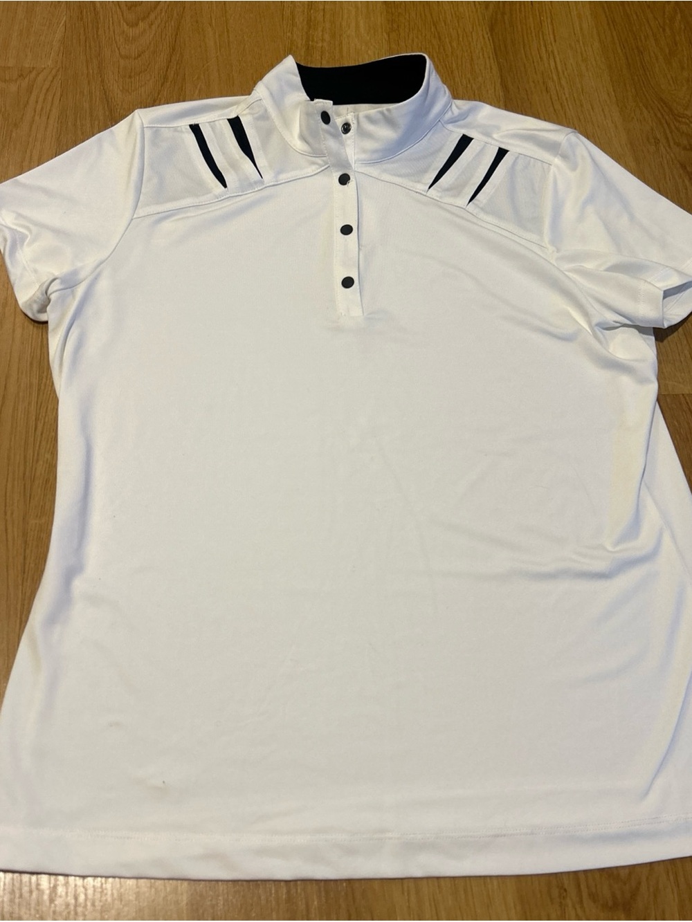 Tail Activewear Womens White Shirt Size Medium 'White Label' Black Trim Snap